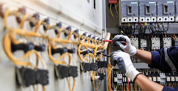 Professional Electrician technician working in Cleveland, FL